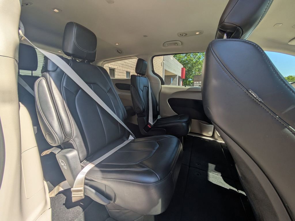 2024 Chrysler Pacifica Touring-L