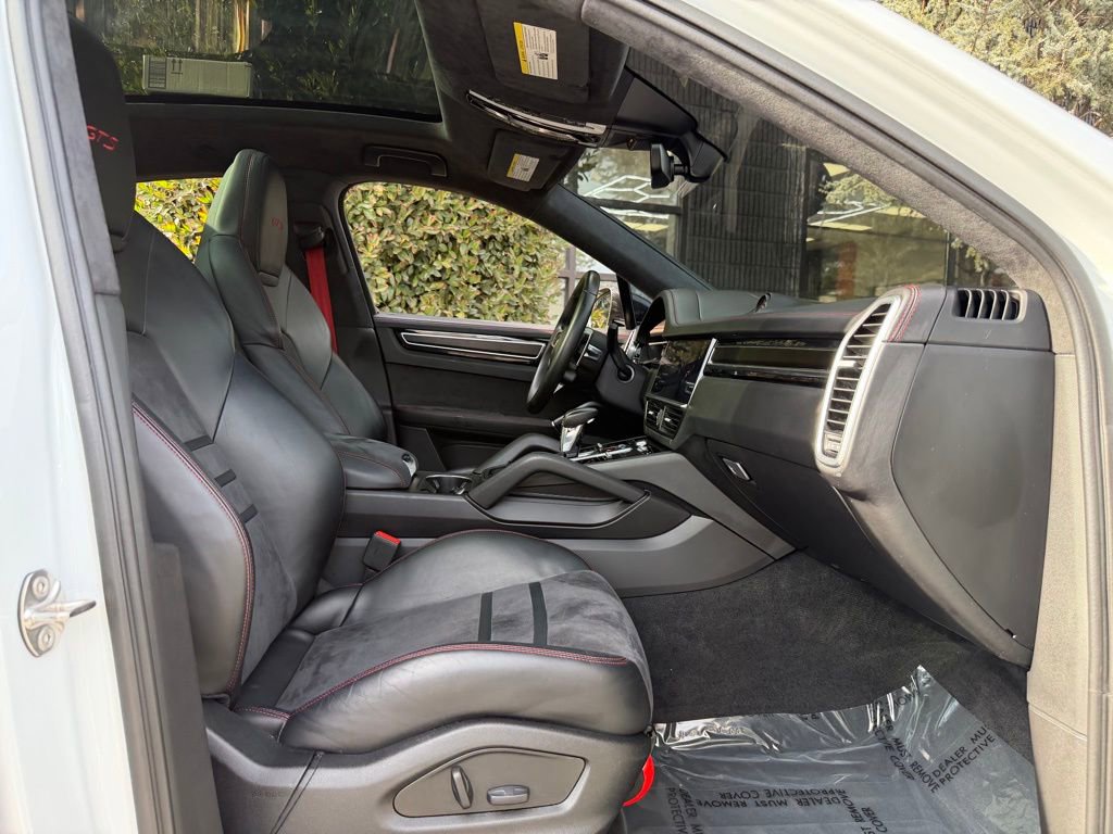 2023 Porsche Cayenne GTS