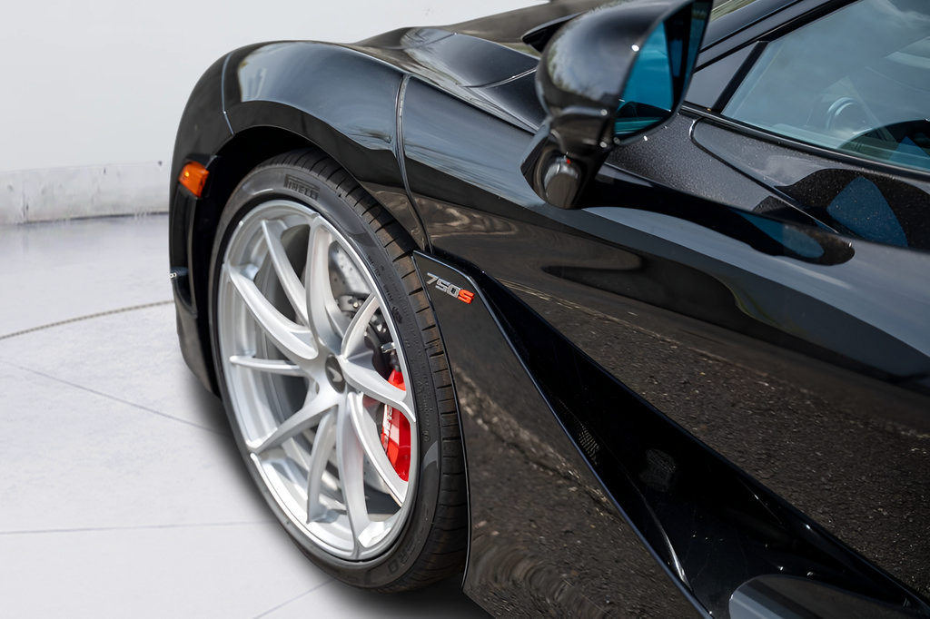 New 2026 McLaren 750S photo 21