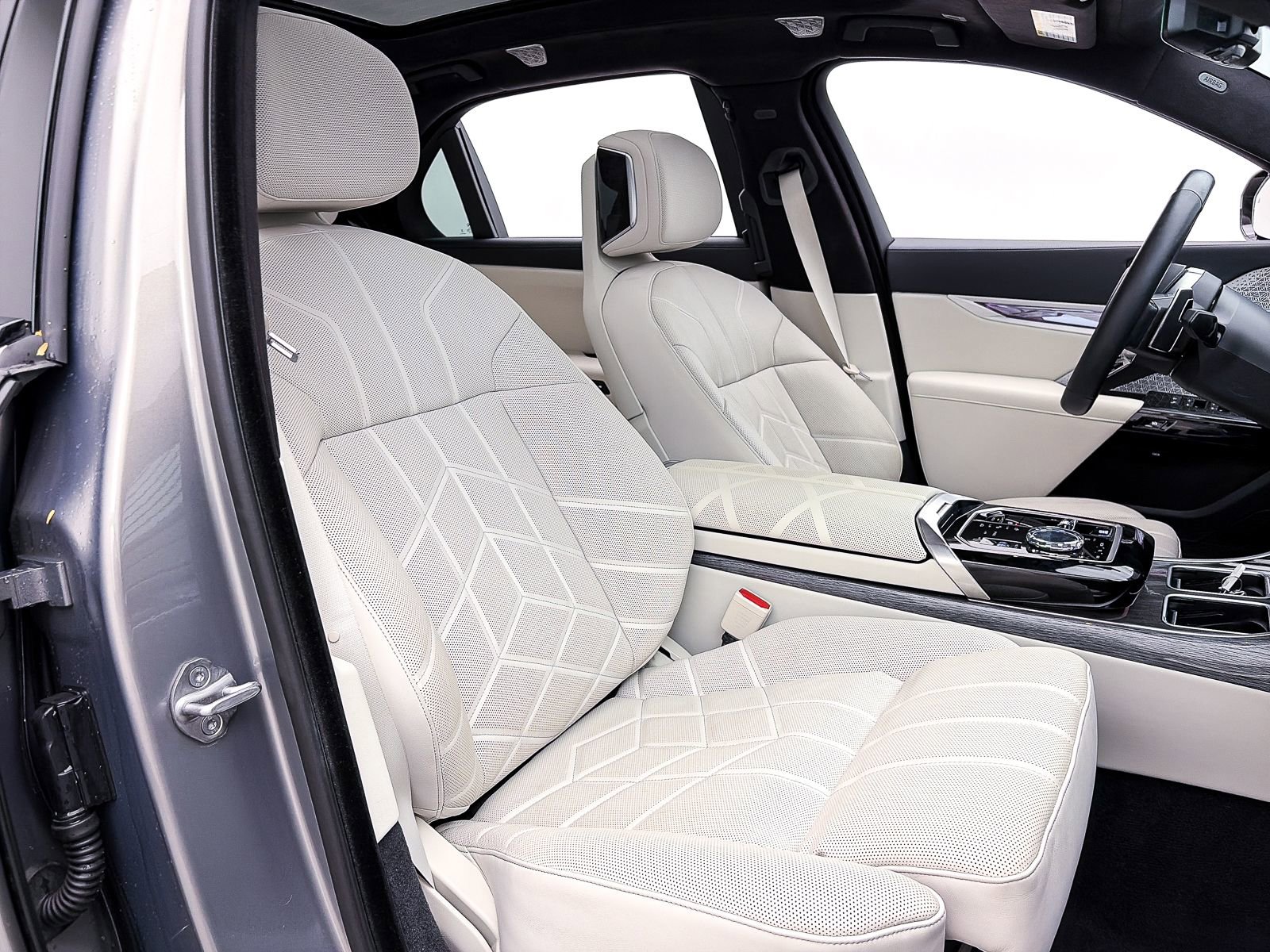 2024 BMW 760i xDrive