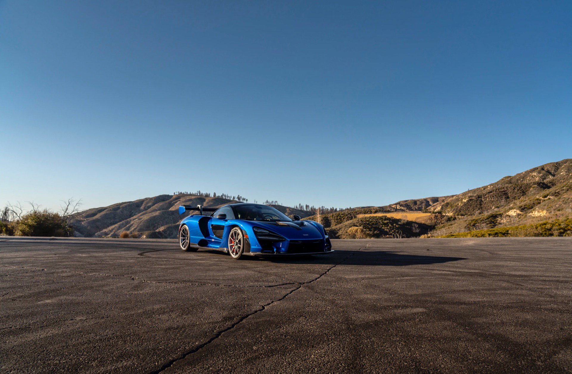 Used 2019 McLaren Senna Coupe ULTRA RARE Only 1685 Mil photo 81