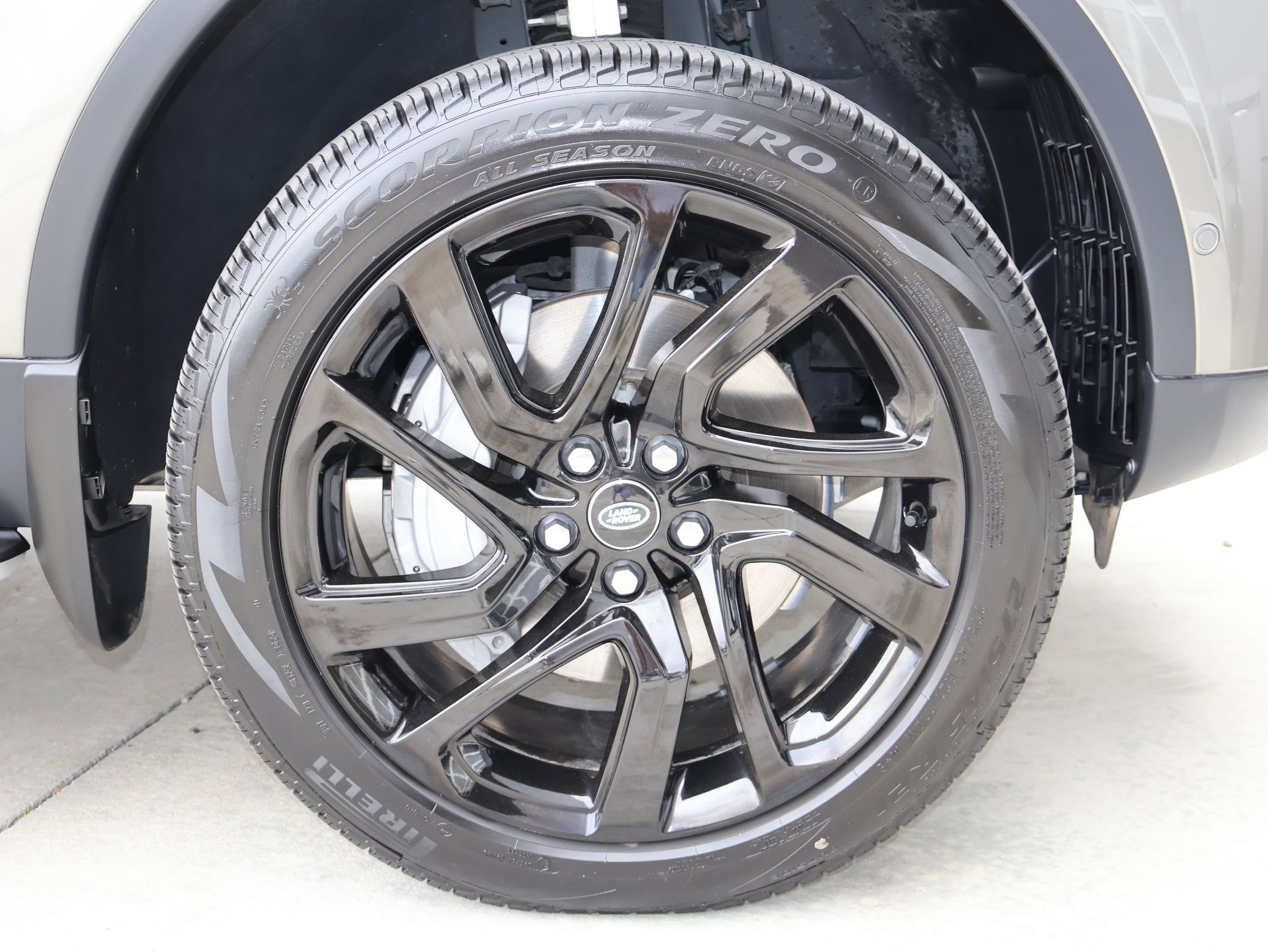 2025 Land Rover Discovery S