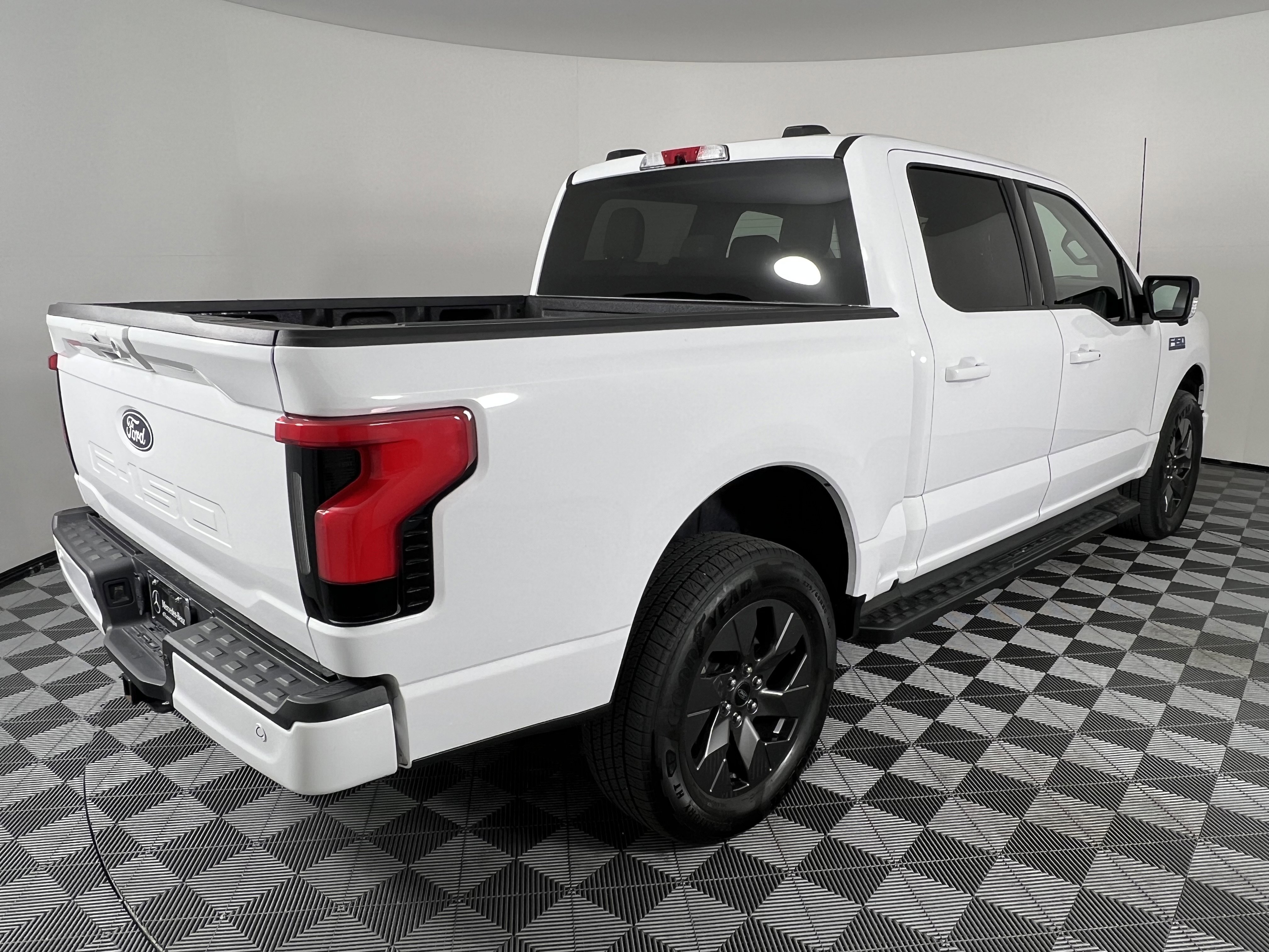 2024 Ford F150 Lightning Flash