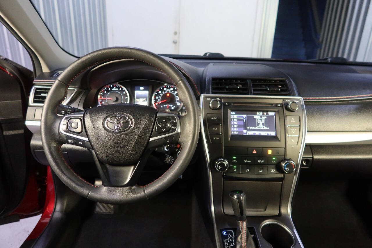 2017 Toyota Camry SE