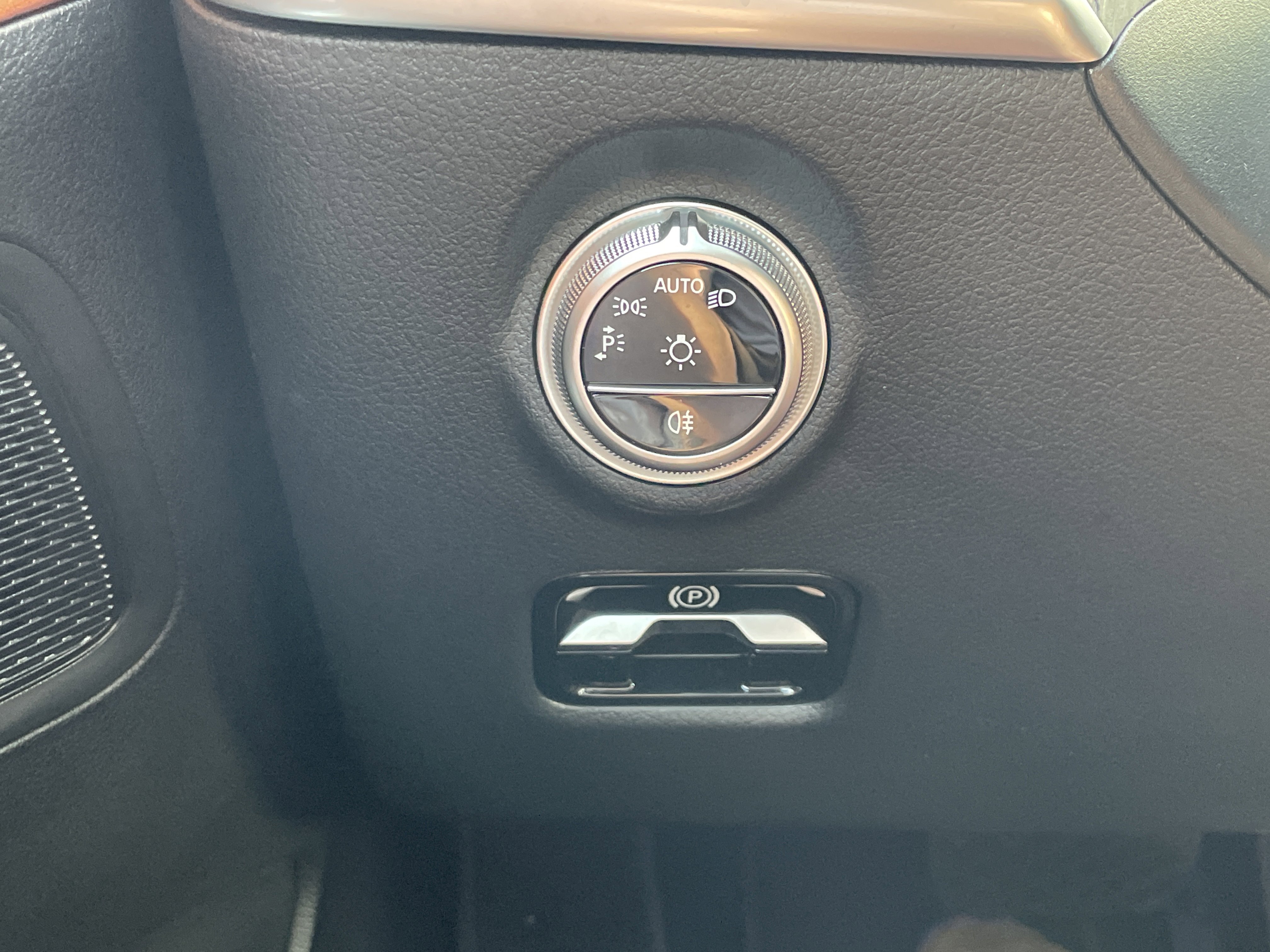 2025 Mercedes-Benz C 300 Sedan