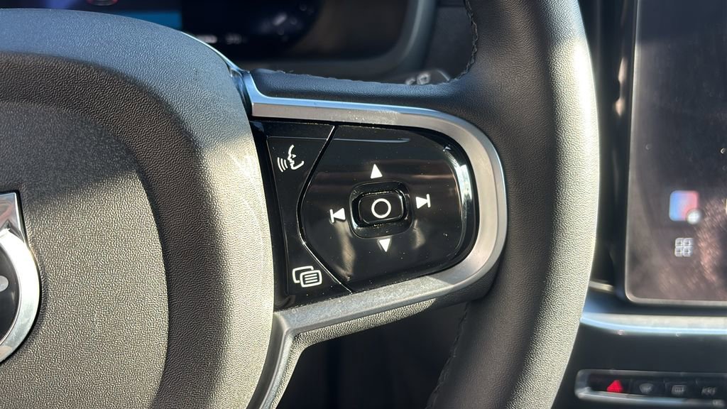 2025 Volvo Xc90 B6 Plus