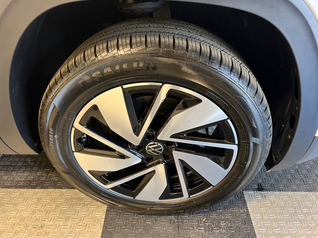 2025 Volkswagen Atlas SE