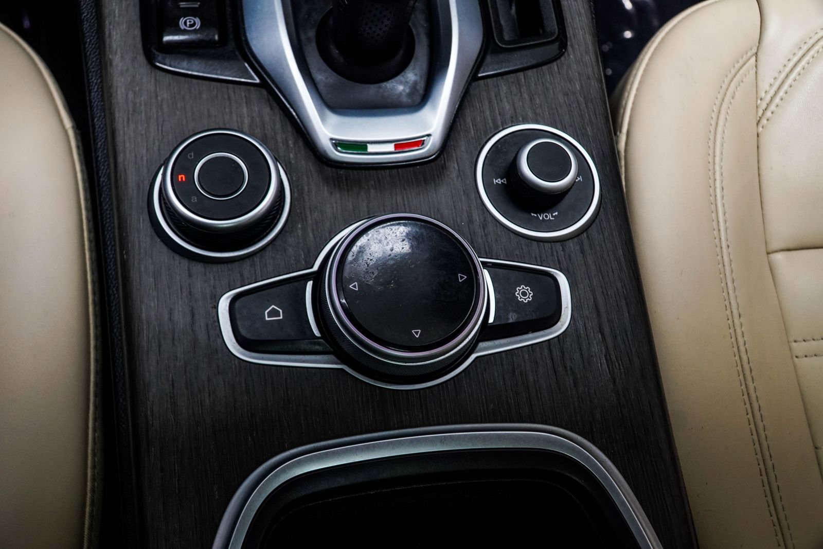 2023 Alfa Romeo Stelvio Ti Lusso