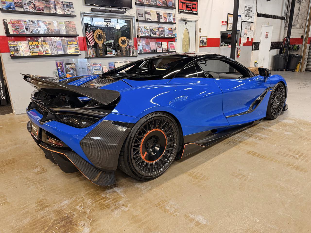 Used 2022 McLaren 720S Performance photo 10