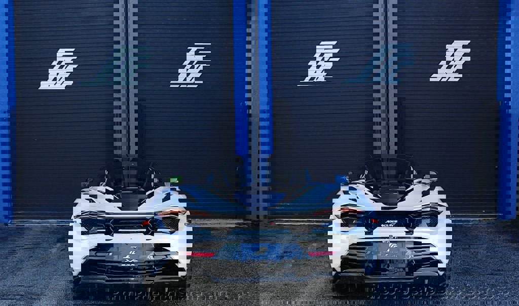 Used 2018 McLaren 720S Luxury photo 7