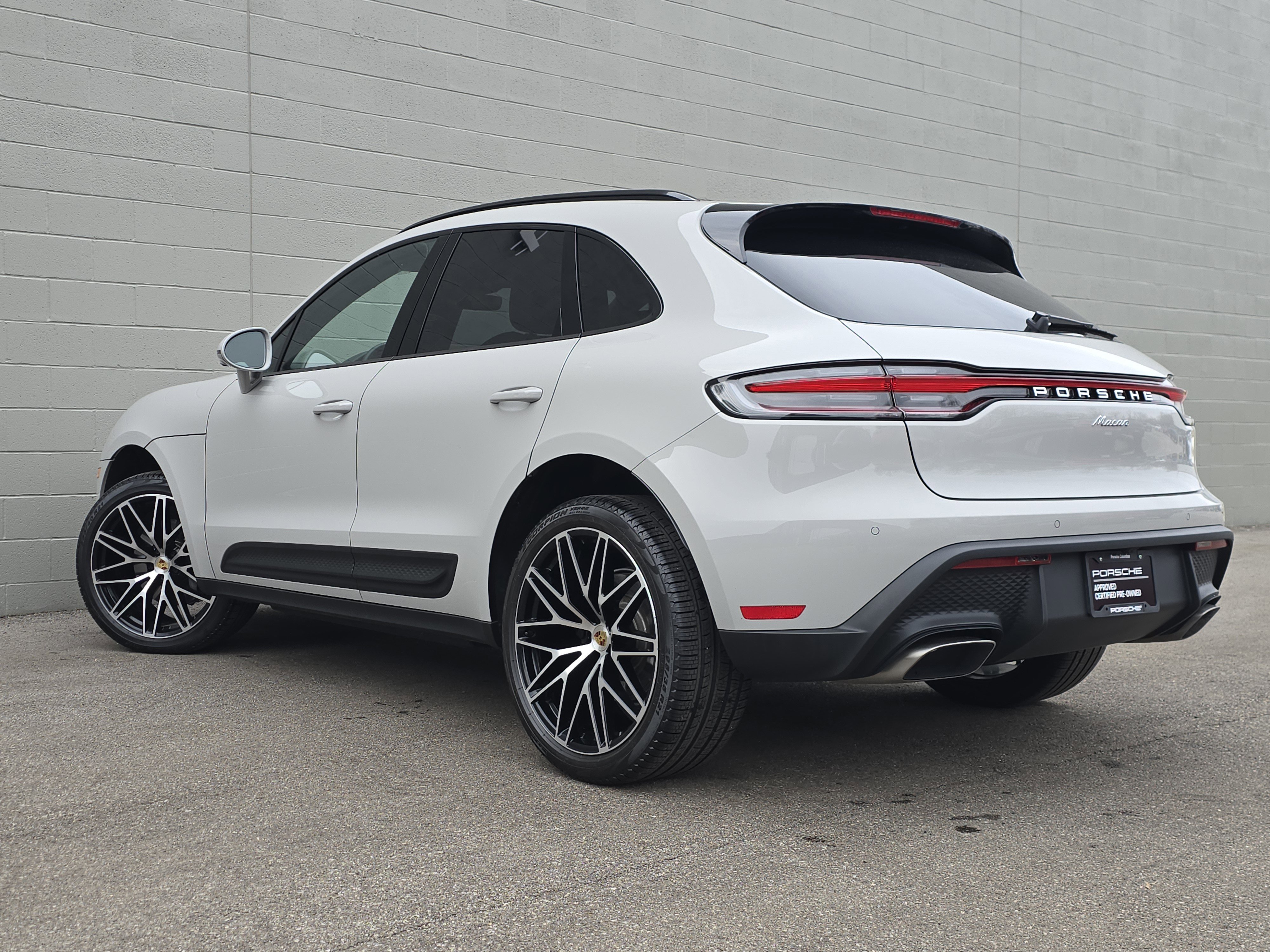 2025 Porsche Macan