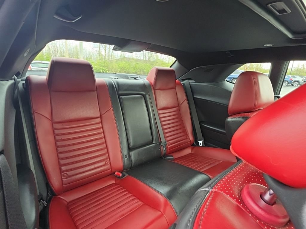 2014 Dodge Challenger SXT Plus