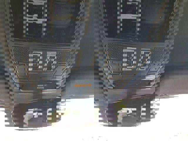 2025 Land Rover Defender 110 S