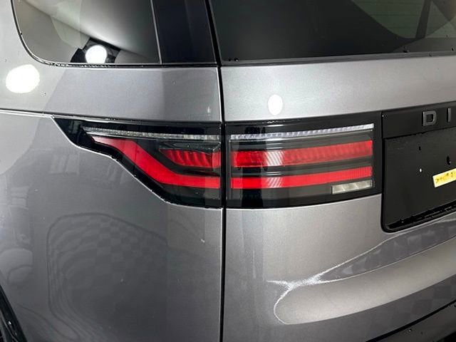 2025 Land Rover Discovery Dynamic SE