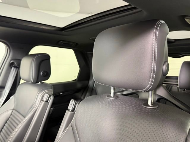 2026 Land Rover Discovery S