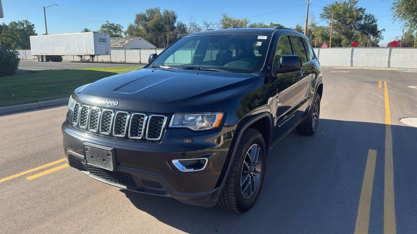 Used 2019 Jeep Grand Cherokee Laredo w/ 18" Wheel & 8.4" Radio Group