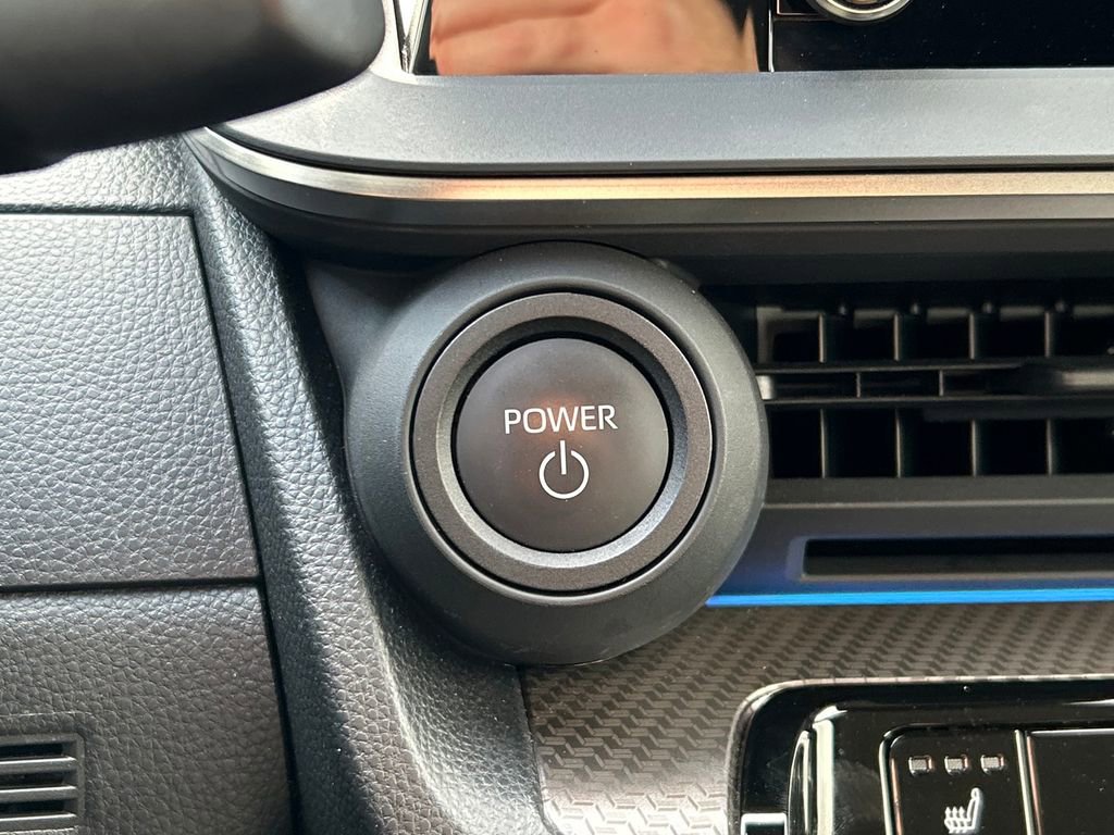 2025 Toyota Prius XLE