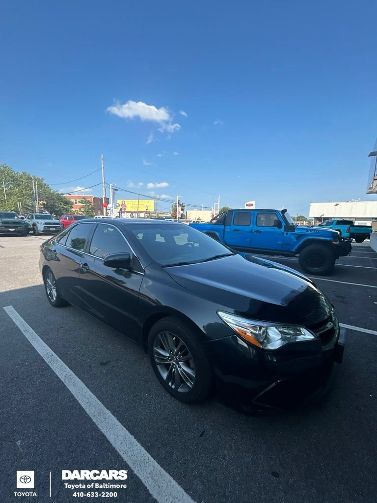 Used 2015 Toyota Camry SE w/ Moonroof Package