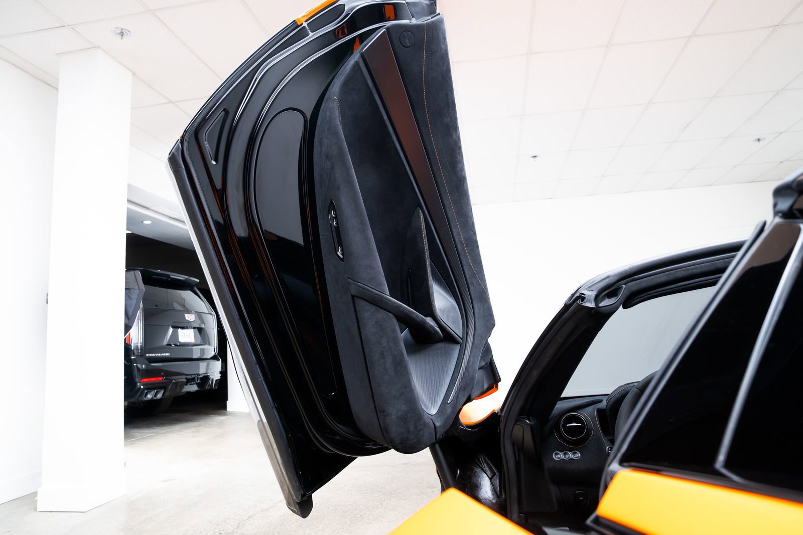 Used 2022 McLaren 765LT photo 21