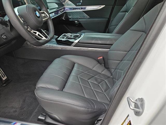 2025 BMW 760i xDrive