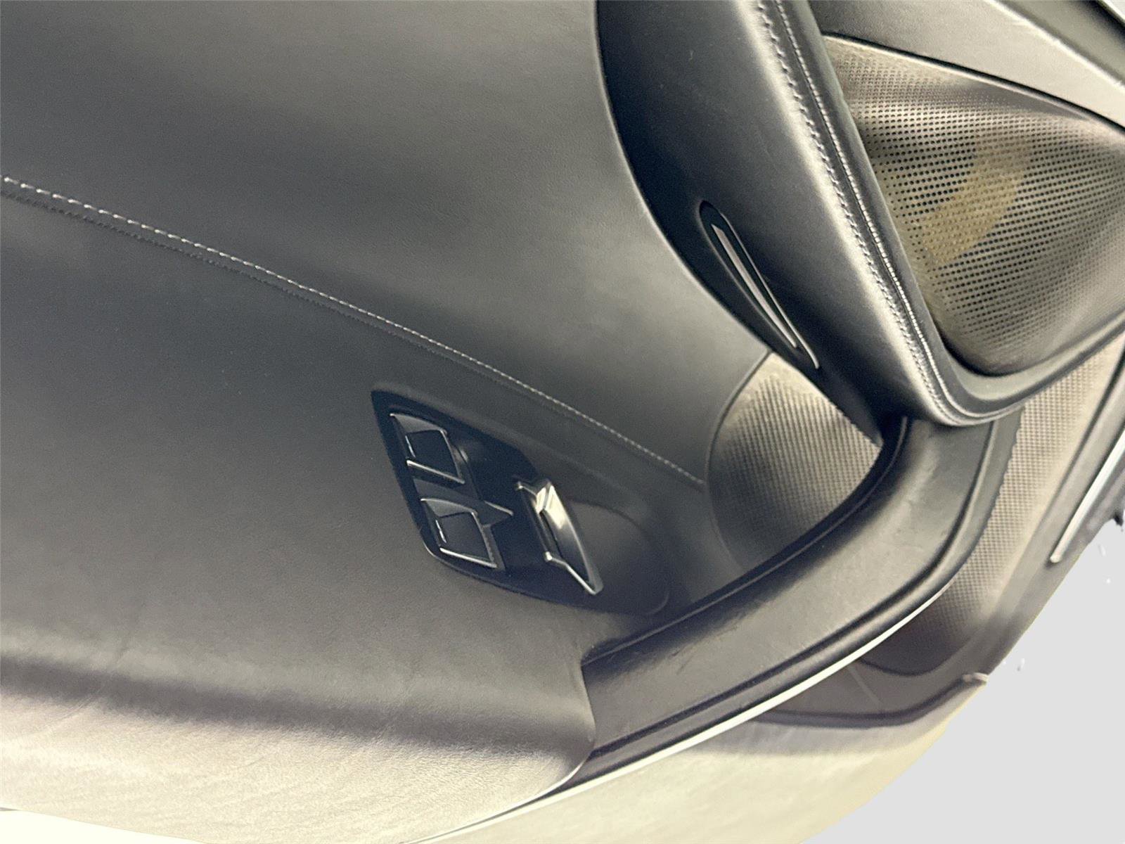 Used 2018 McLaren 720S photo 16