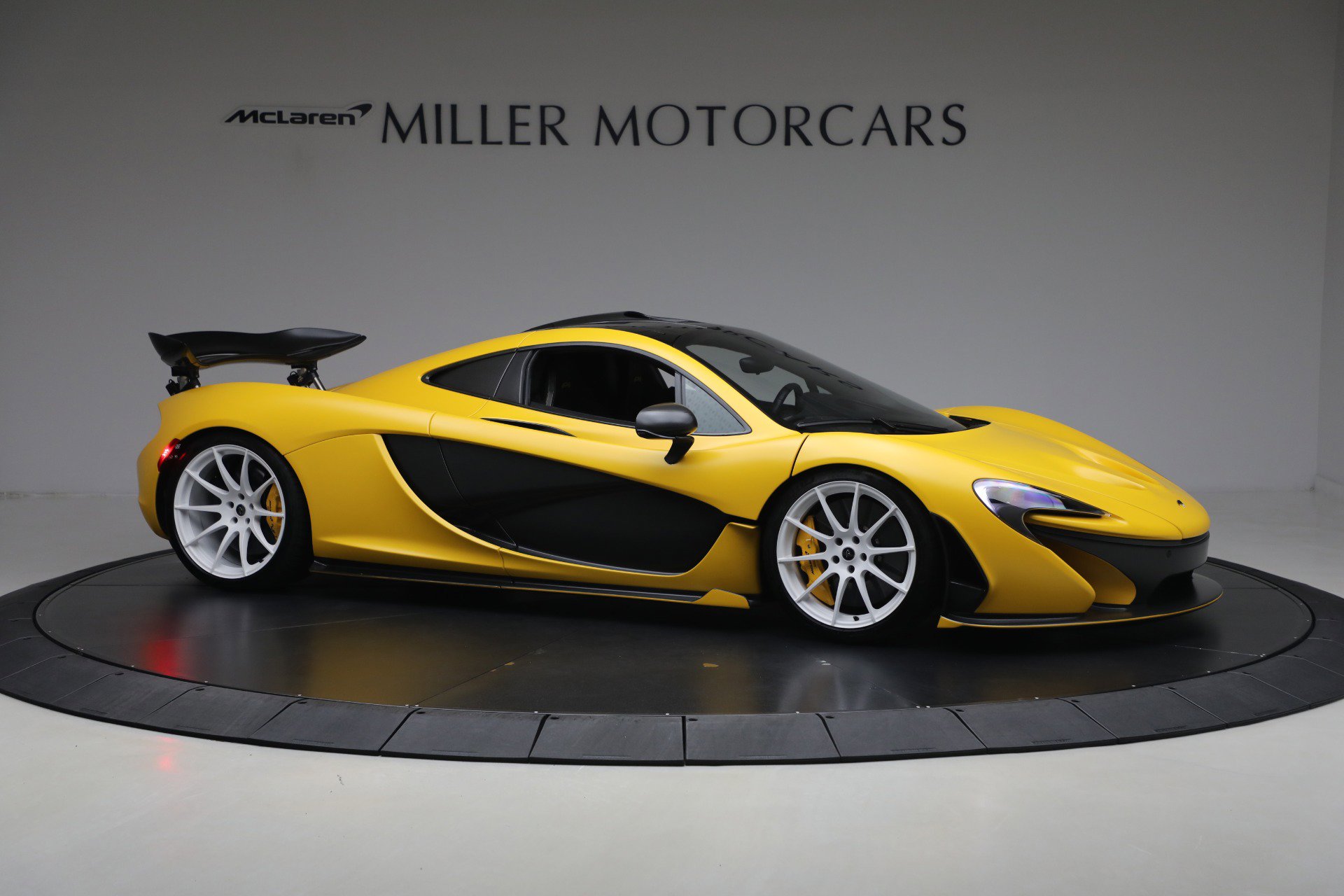 Used 2015 McLaren P1 photo 10