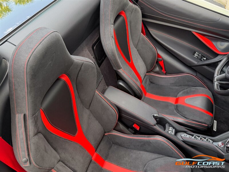 Used 2021 McLaren 720S Performance photo 31