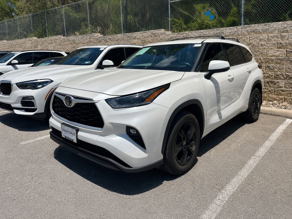 Used 2021 Toyota Highlander LE
