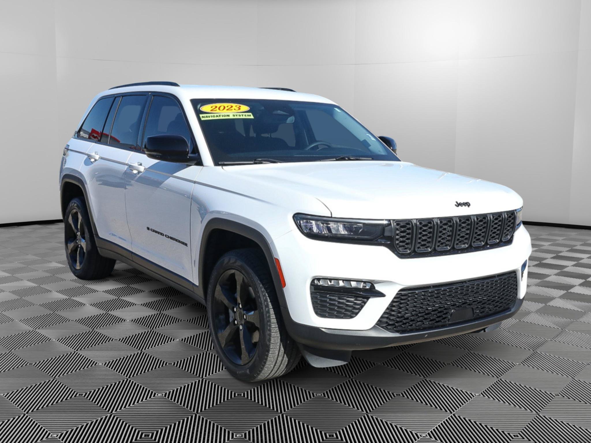 Used 2023 Jeep Grand Cherokee Limited w/ Black Appearance Package