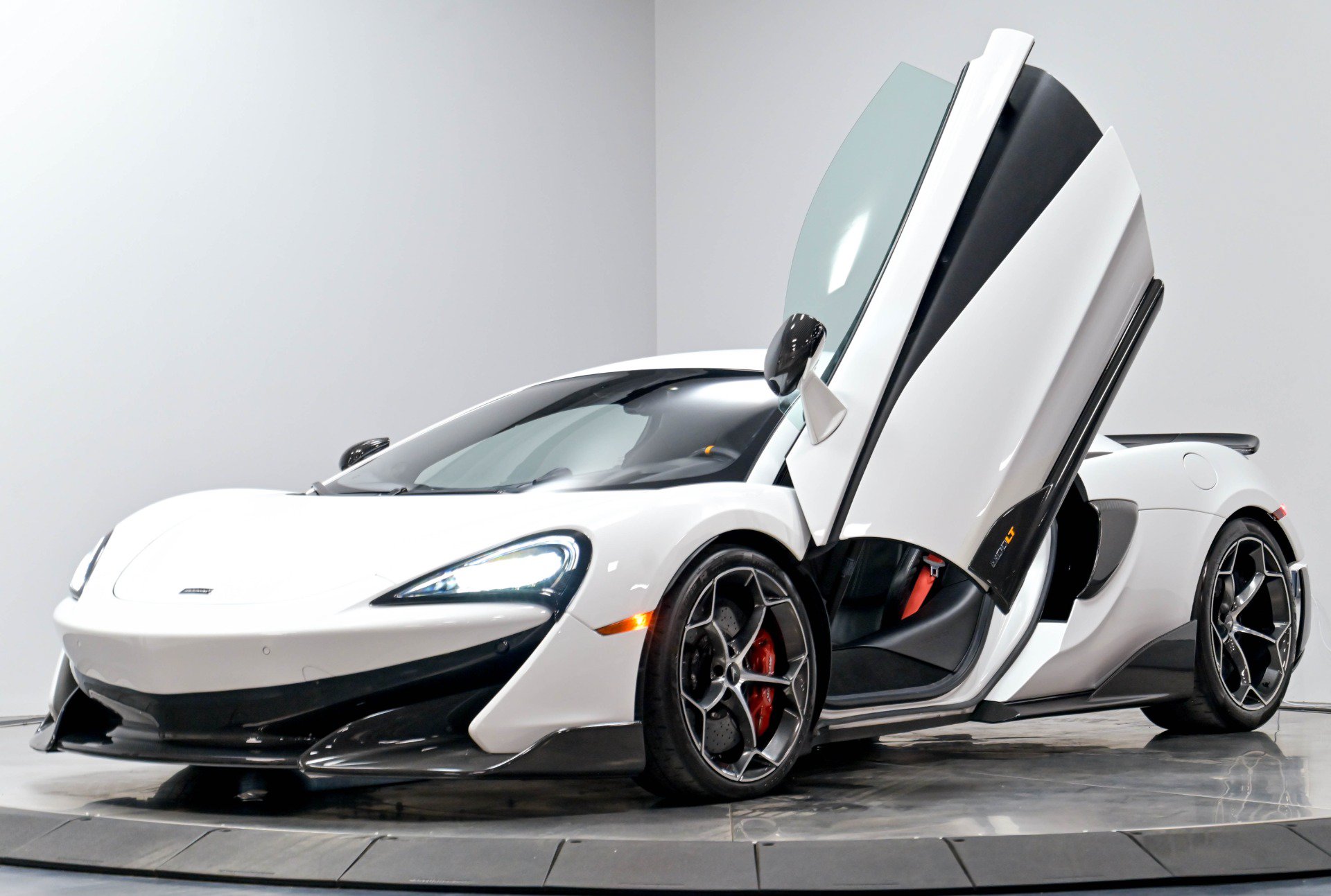 Used 2019 McLaren 600LT photo 3
