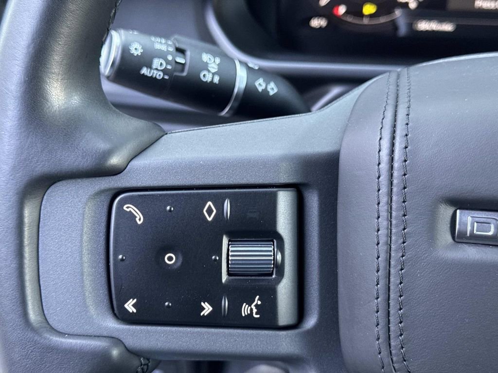 2023 Land Rover Defender 130 X-Dynamic SE