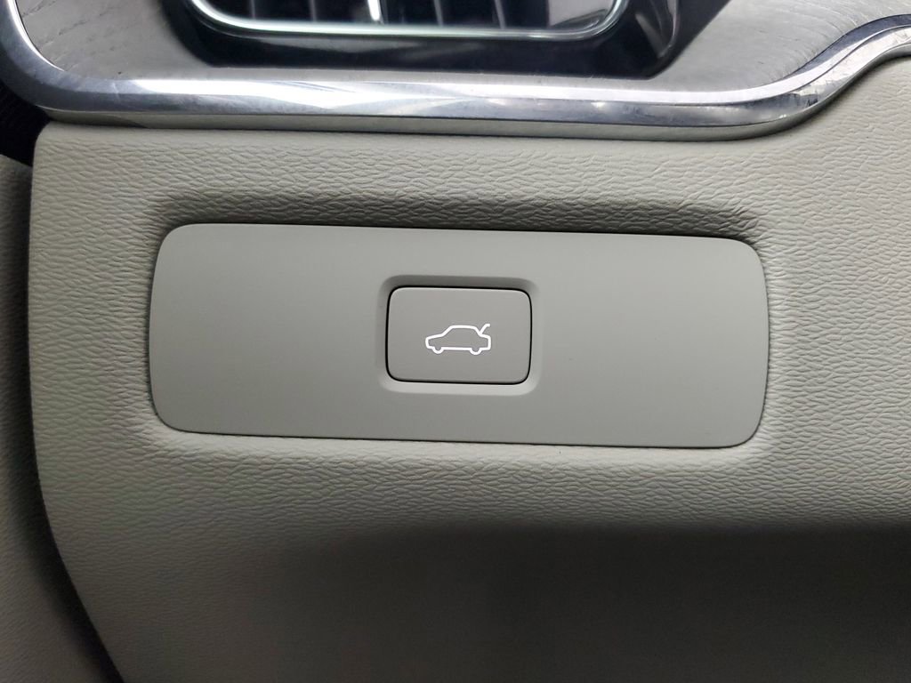 2023 Volvo Xc60 B5 Plus