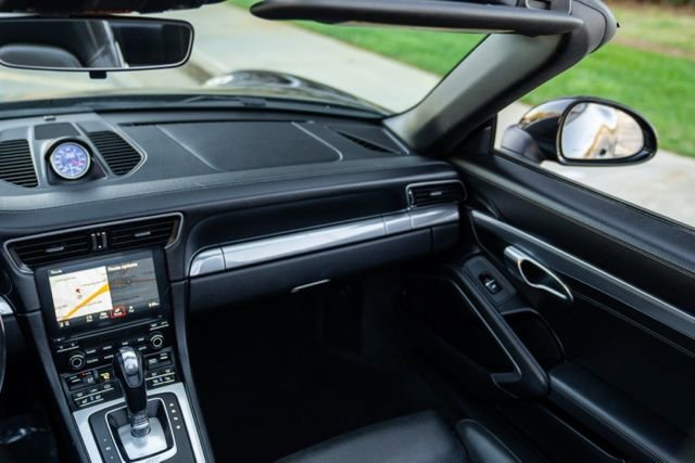 2019 Porsche 911 Carrera