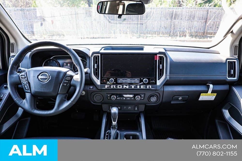 2025 Nissan Frontier SV
