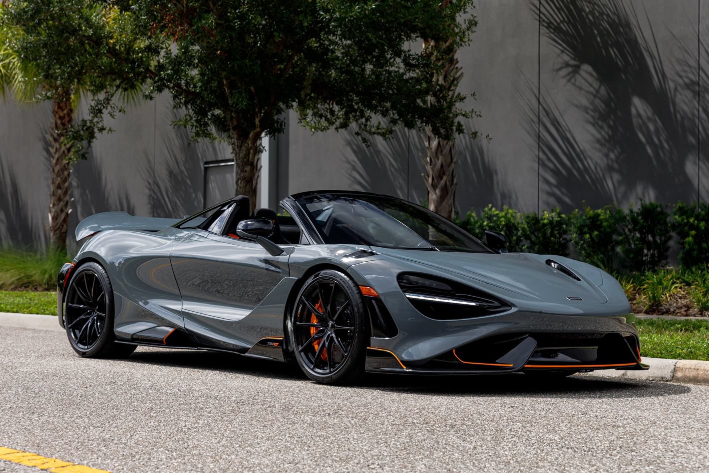 Used 2022 McLaren 765LT photo 10