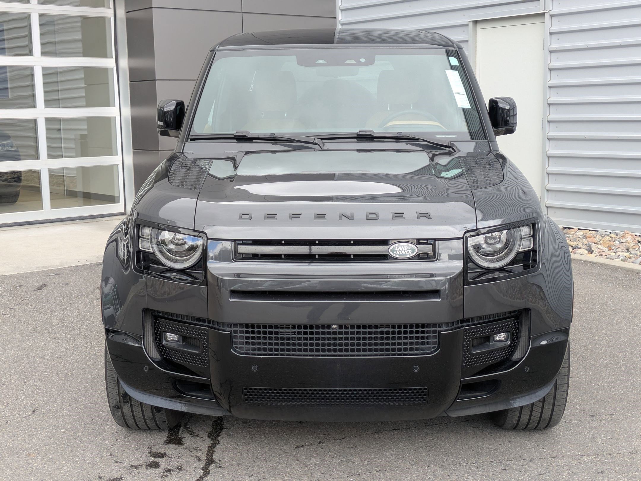 2025 Land Rover Defender 110 X-Dynamic SE