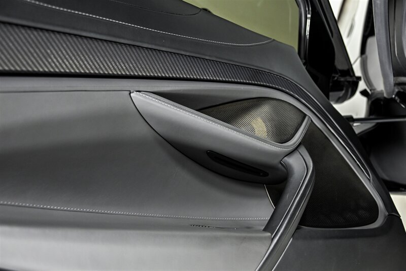 Used 2019 McLaren 720S photo 17