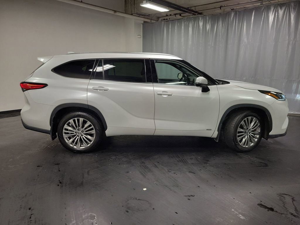 2023 Toyota Highlander Platinum