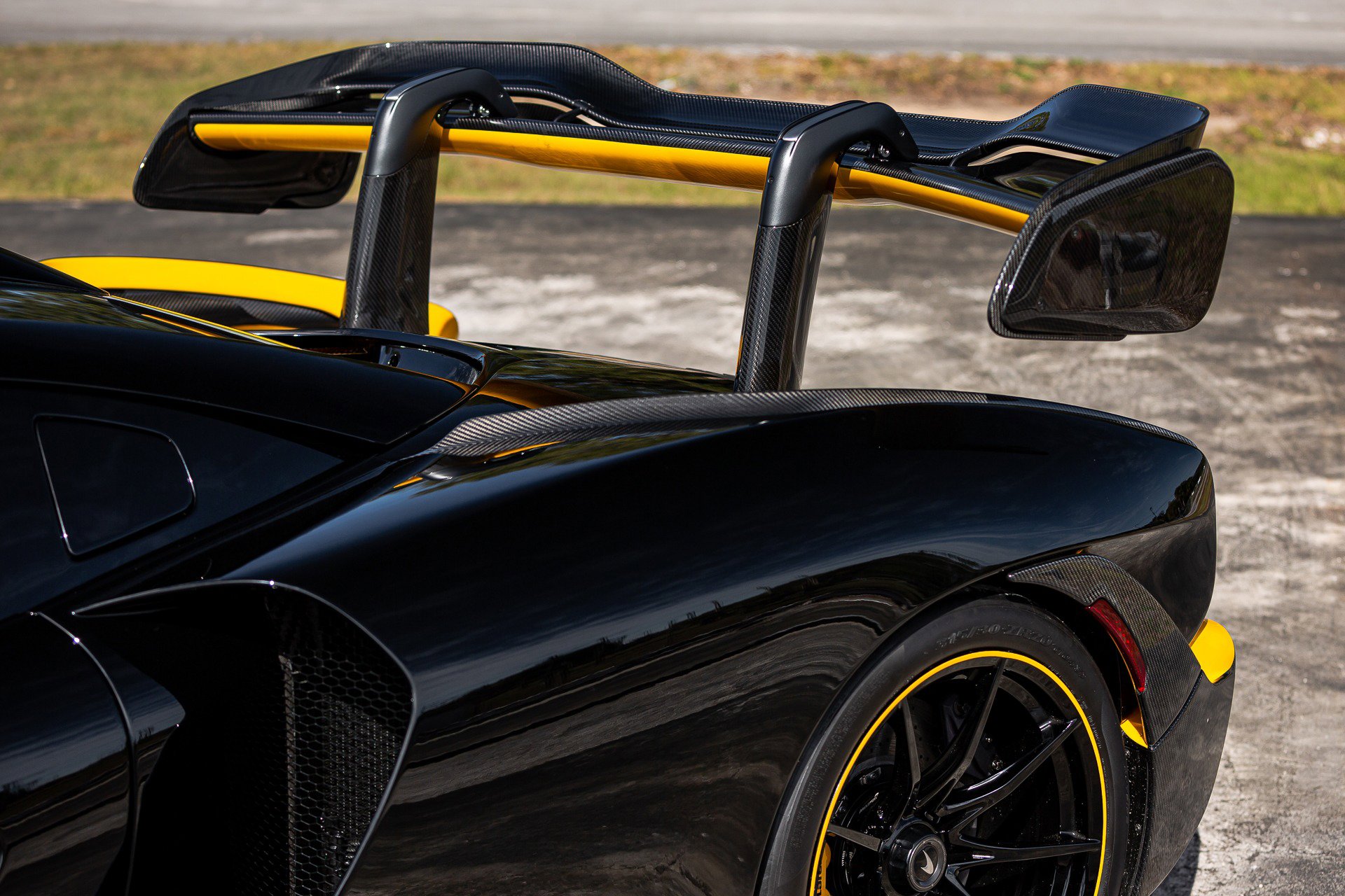 Used 2019 McLaren Senna photo 15