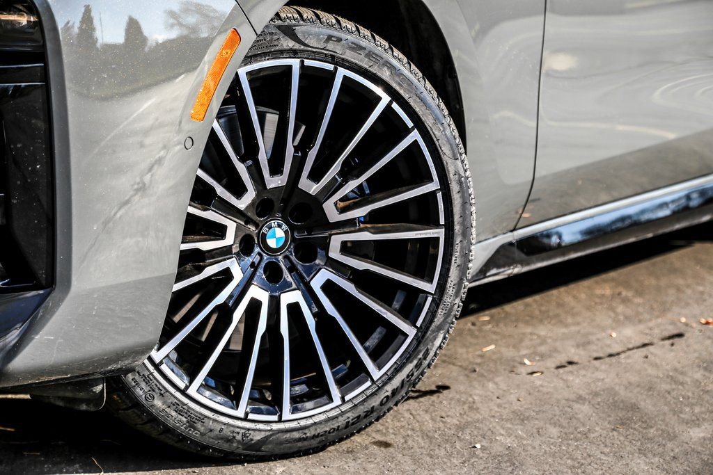 2025 BMW 760i xDrive