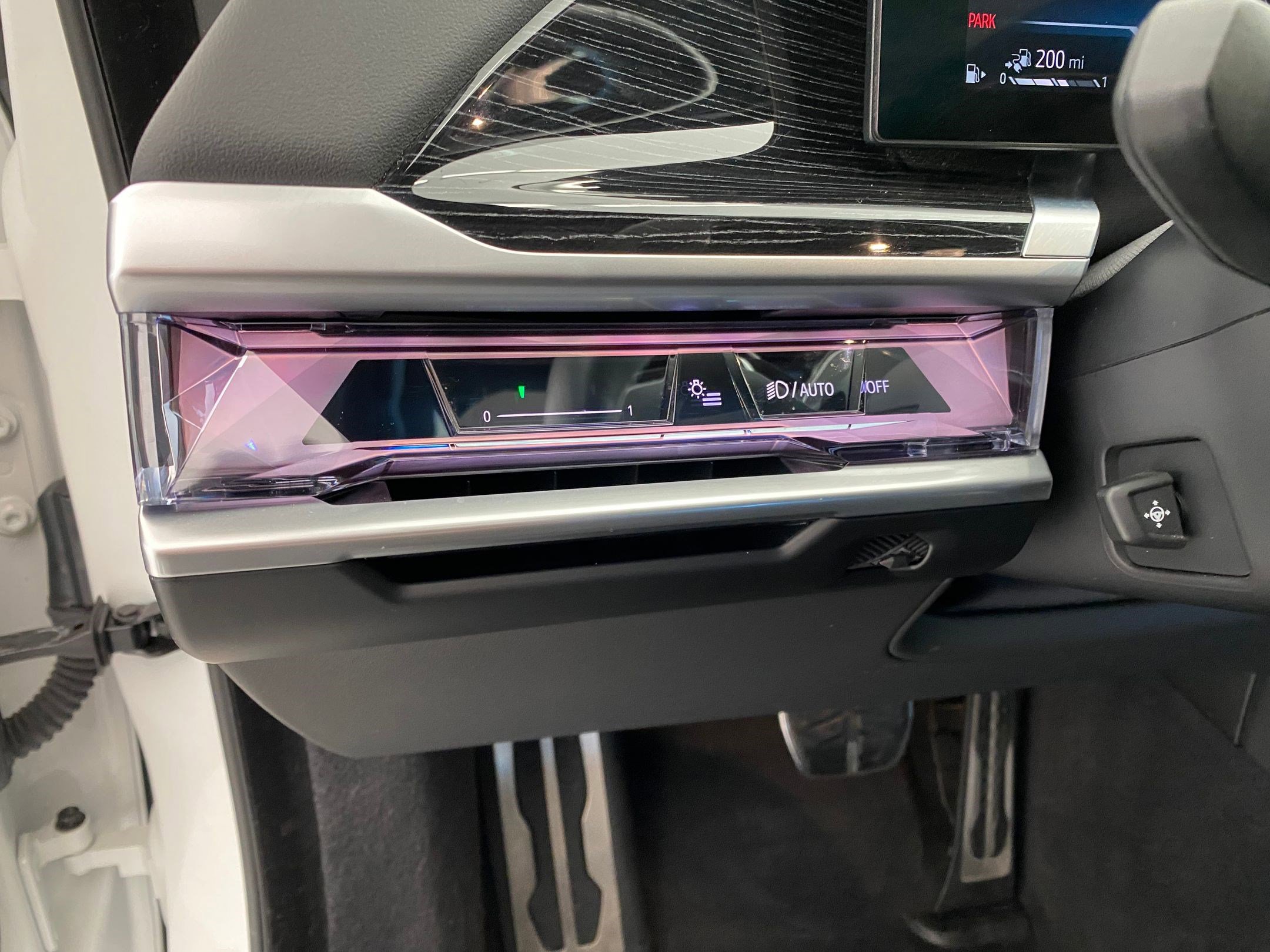 2024 BMW 750e xDrive