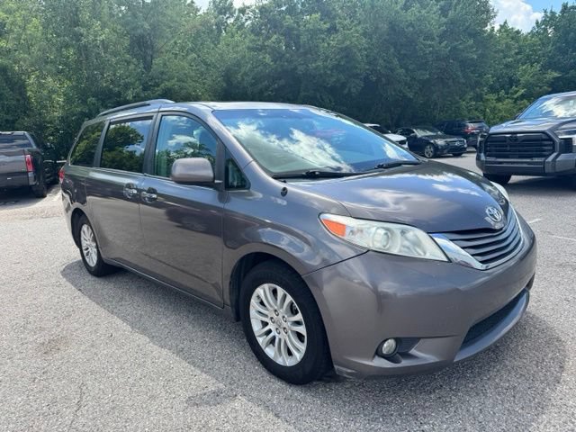 Used 2014 Toyota Sienna XLE