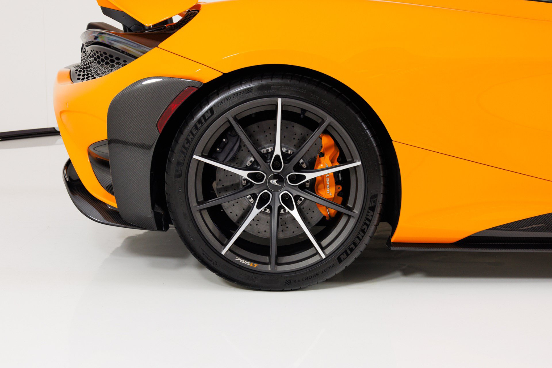 Used 2021 McLaren 765LT photo 14