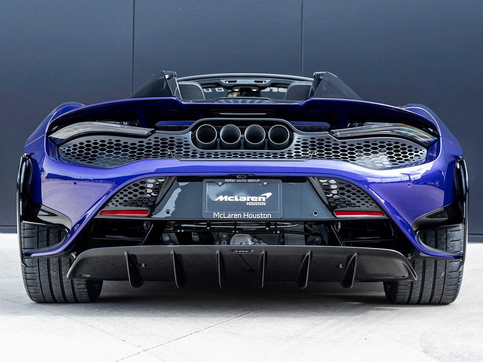 Used 2022 McLaren 765LT photo 10