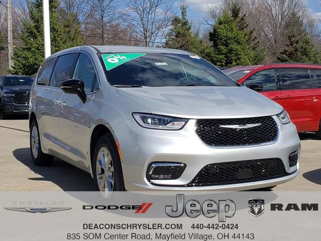 New 2026 Chrysler Pacifica Select