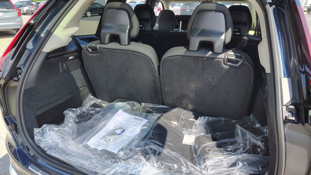 2026 Volvo Xc90 B6 Plus