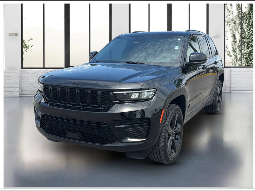 Used 2023 Jeep Grand Cherokee Altitude