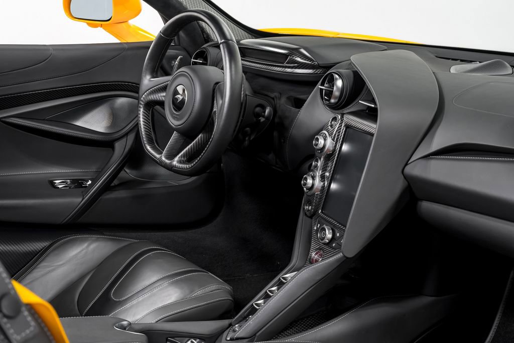 Used 2022 McLaren 720S Spider photo 8
