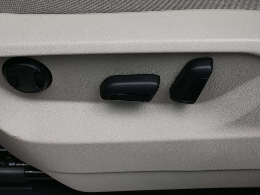 2025 Volkswagen Atlas SE