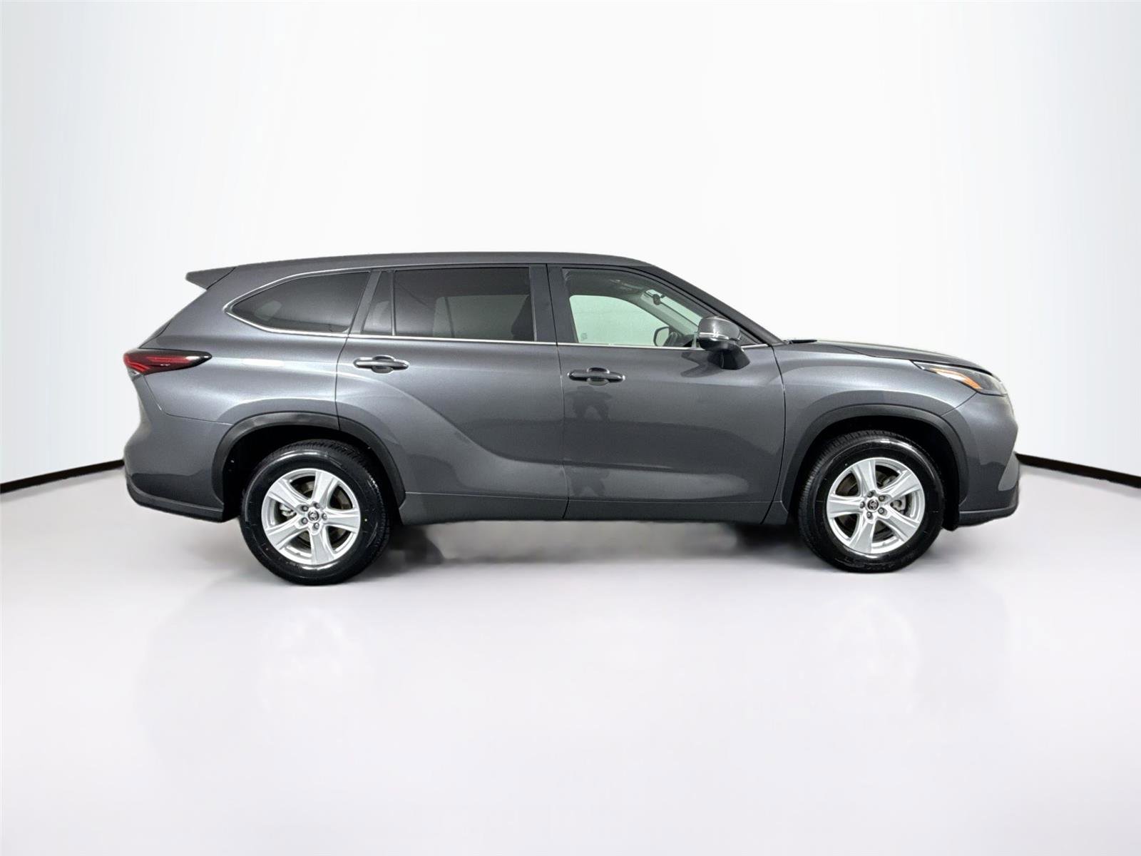 2025 Toyota Highlander LE